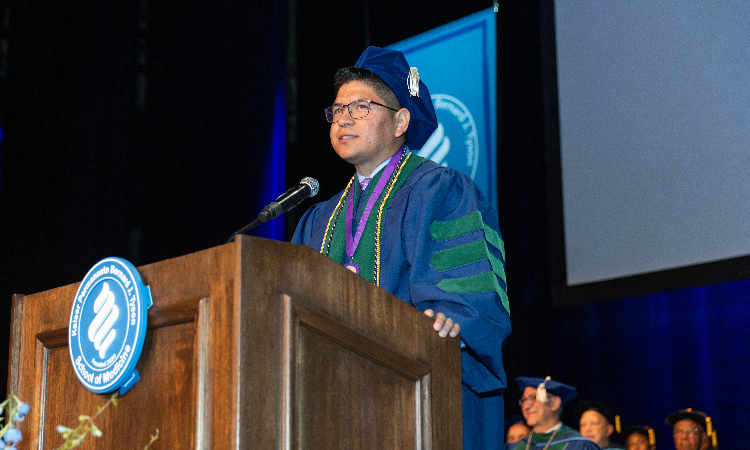 Class of 2025 member Jesus Eduardo Fuentes delivers student commencement address.