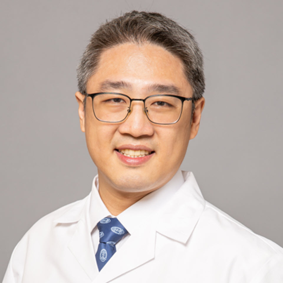 Profile headshot of Po-Yin Samuel Huang, MD